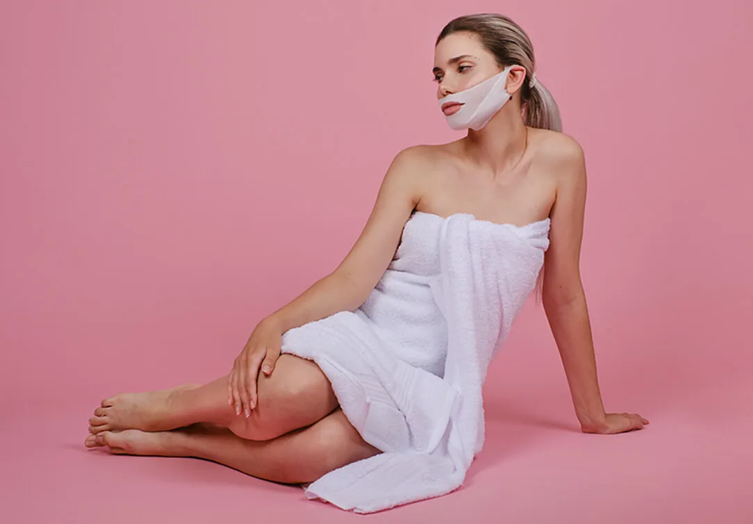 Dermalights — Complete rebrand of a dropshipping store into a premium skincare brand — resulting in the #1 face slimming mask in Europe and Amazon Best Seller status.