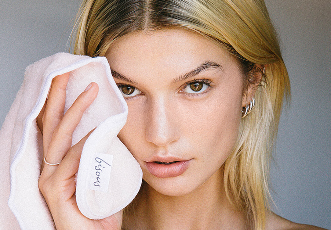 Bisous — Elevating sustainability with an innovative, design-forward brand identity.